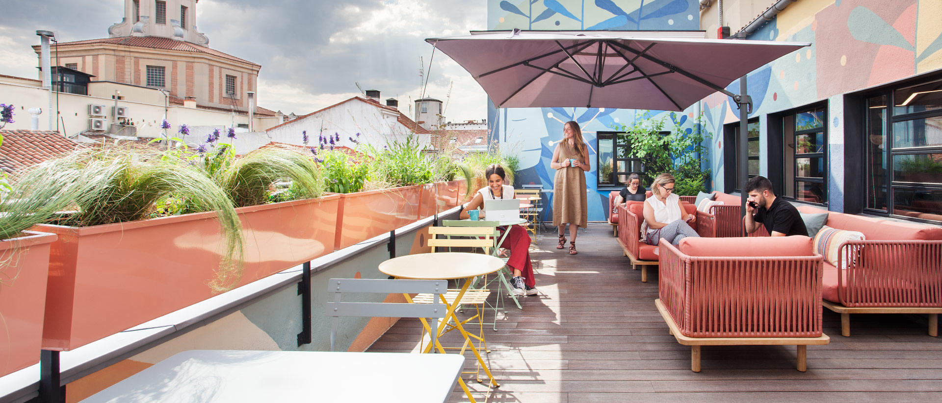 Espacio de coworking en Madrid y Barcelona con terraza