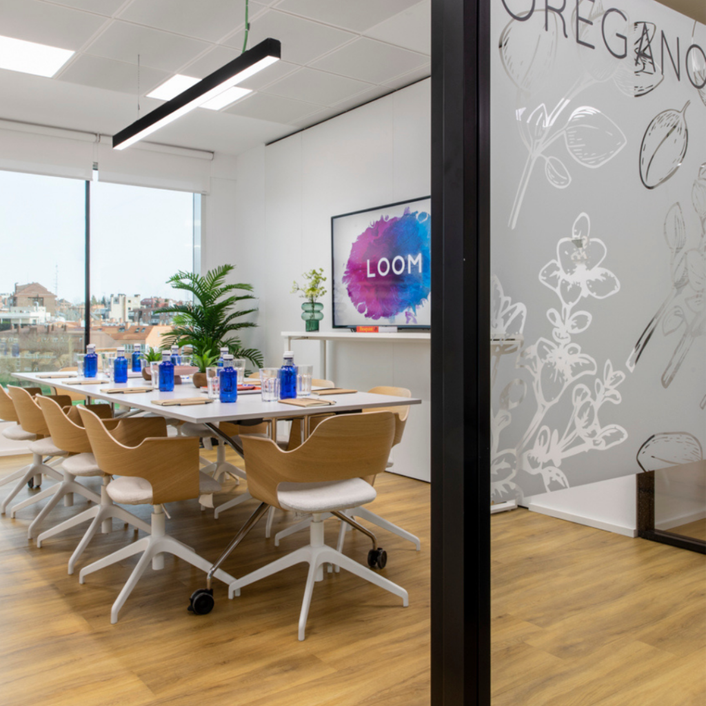 sala orégano - una de las mejores salas de reuniones de Madrid en LOOM EUCALIPTO