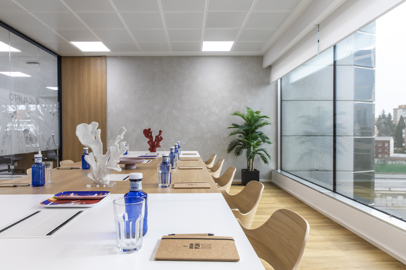 Mejores salas de reuniones en Madrid, zona Chamartín. Sala eucalipto en el LOOM Torre Chamartín