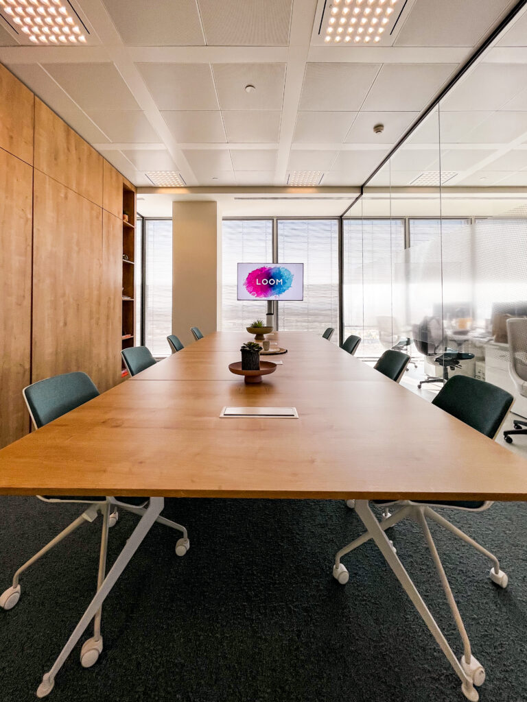 la sala de reuniones moncayo es una de las salas de reuniones con las mejores vistas de Madrid