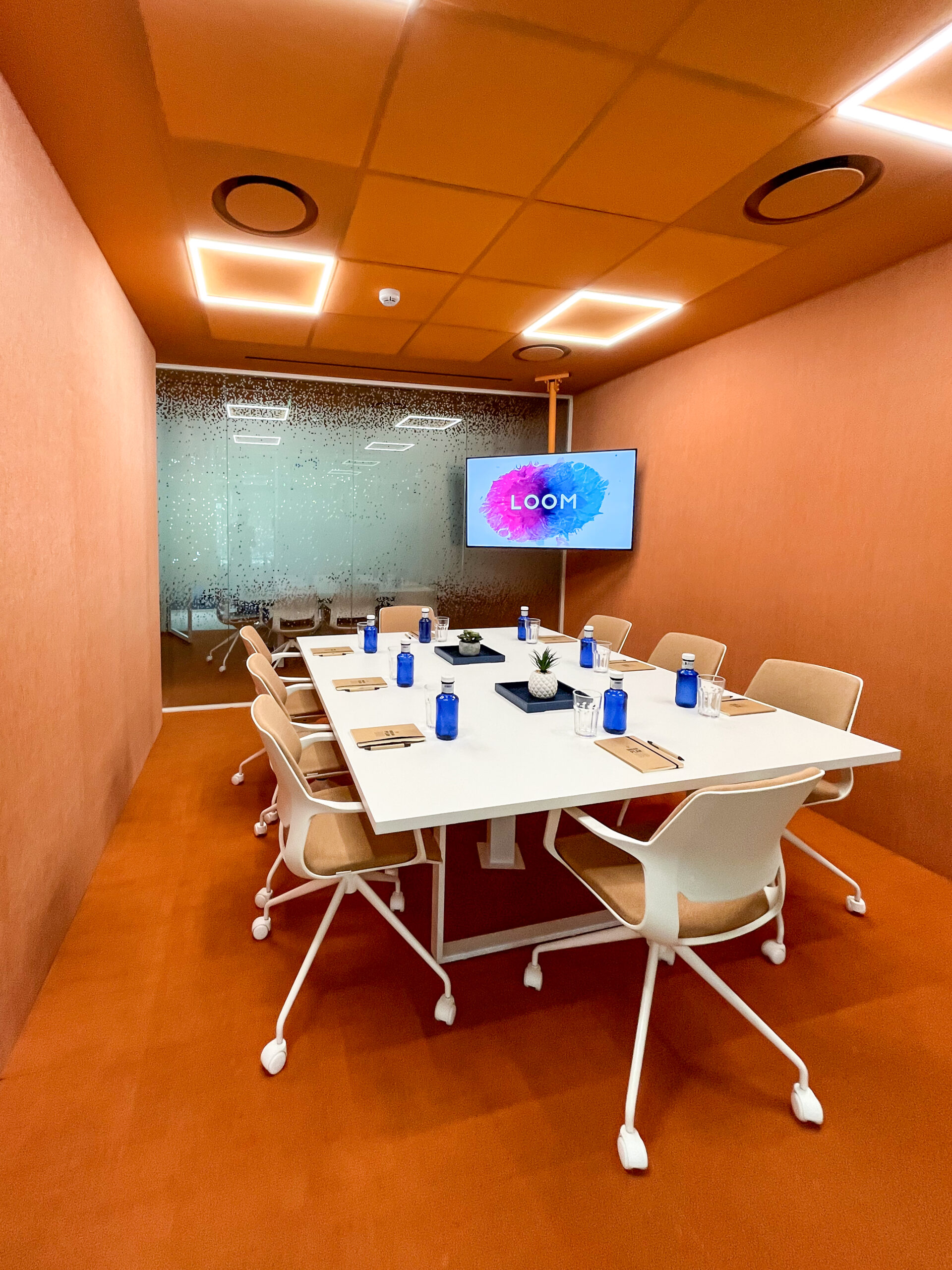 sala de reuniones mastermind mejores salas de reuniones en madrid - pozuelo de alarcón en le parque empresarial ática - espacio de coworking loom ática