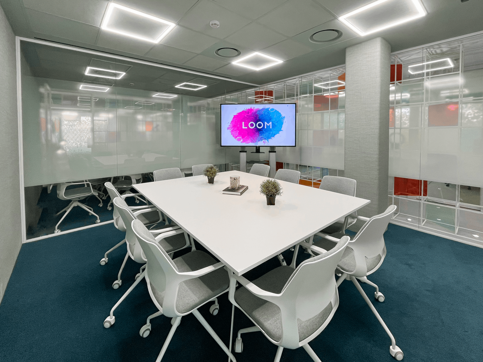 sala de reuniones trivial mejores salas de reuniones en madrid - pozuelo de alarcón en le parque empresarial ática - espacio de coworking loom ática